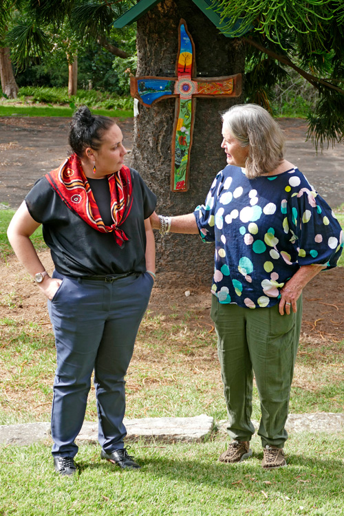 0321 Indig cross blessing 9e 4x6