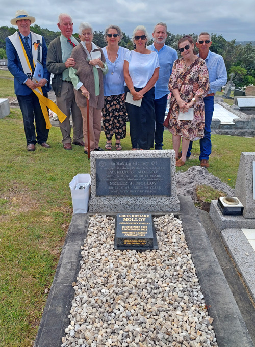 0123 Lou Molloy ashes 4