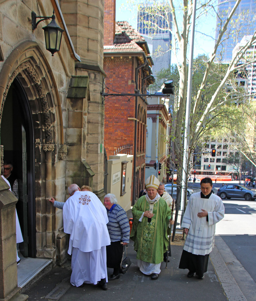 0918 St Pats 01b 150th Mass 6