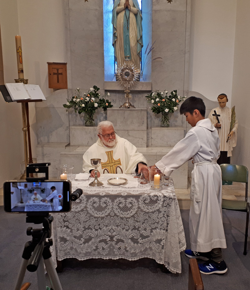 0620 VM parish Mass 14Ae offertory