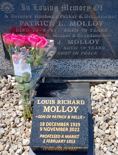 0123 Lou Molloy ashes 1