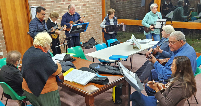 0625 Ole ukulele group