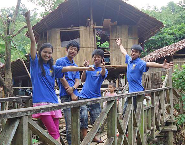 0825 Muriel Valles 3b 1017 Muriel award 4 0813 BP ers ML in shirts 05a bridge 10