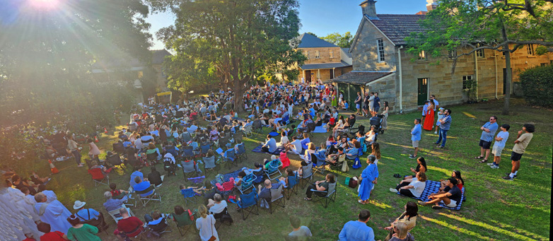 1225 VM Vigil Mass 3pb