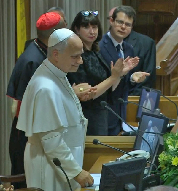 0526 Mag Hum 3 Pope