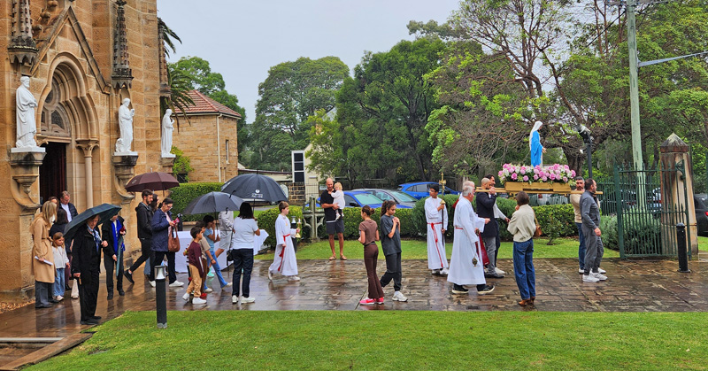 0526 SM Mary procession 4
