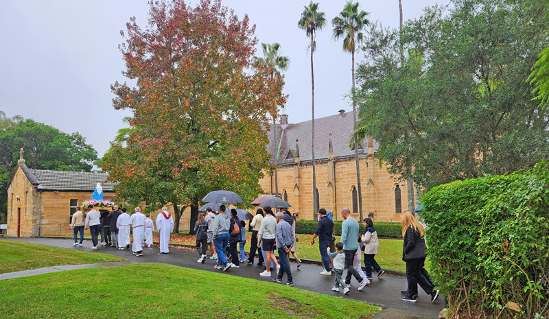 0526 SM Mary procession 6