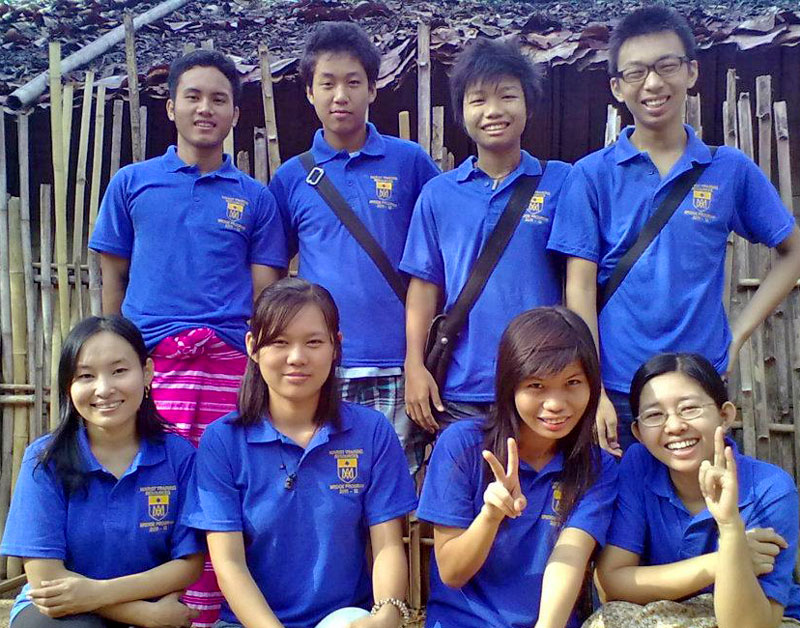 0219 HtooHtoo grad 03 0512 BPers 1 grp in shirts