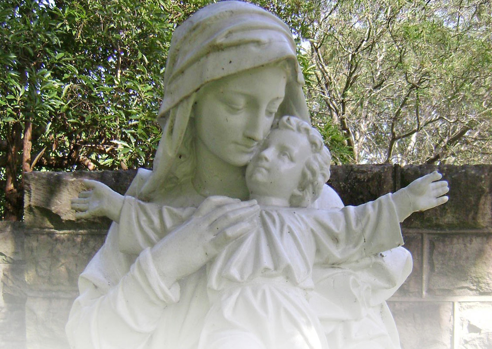 Mary statue VM grounds 2 2 fade 0308